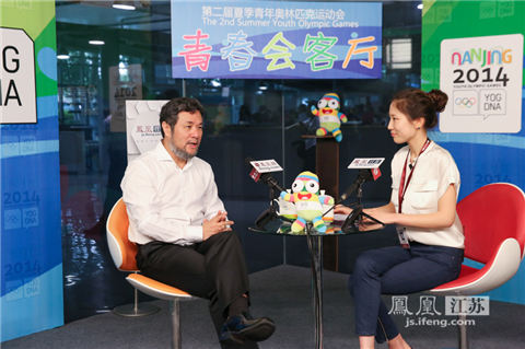 南京先鋒速記為鳳凰網專訪陳維亞談青奧開幕式提供速記